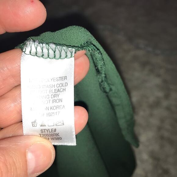 Soprano scoop neck dark green caree blouse size small - Picture 6 of 6